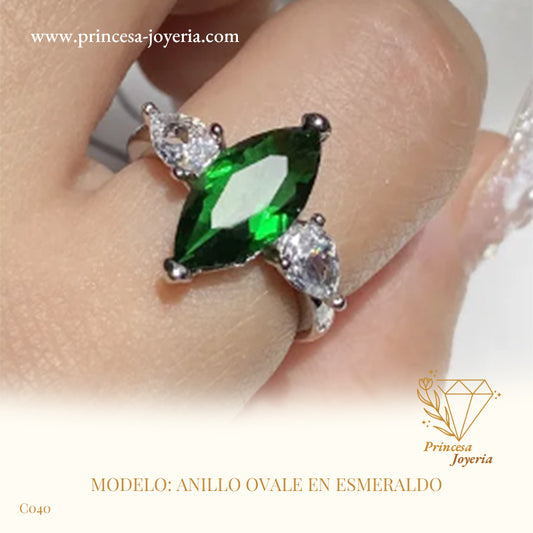 ANILLO OVALE EN ESMERALDO